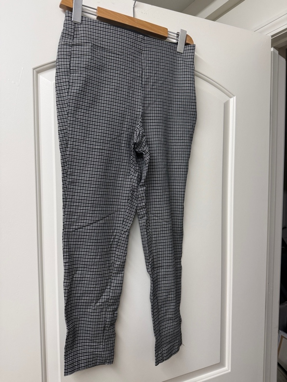 LOFT Black & White Houndstooth Skinny Pants